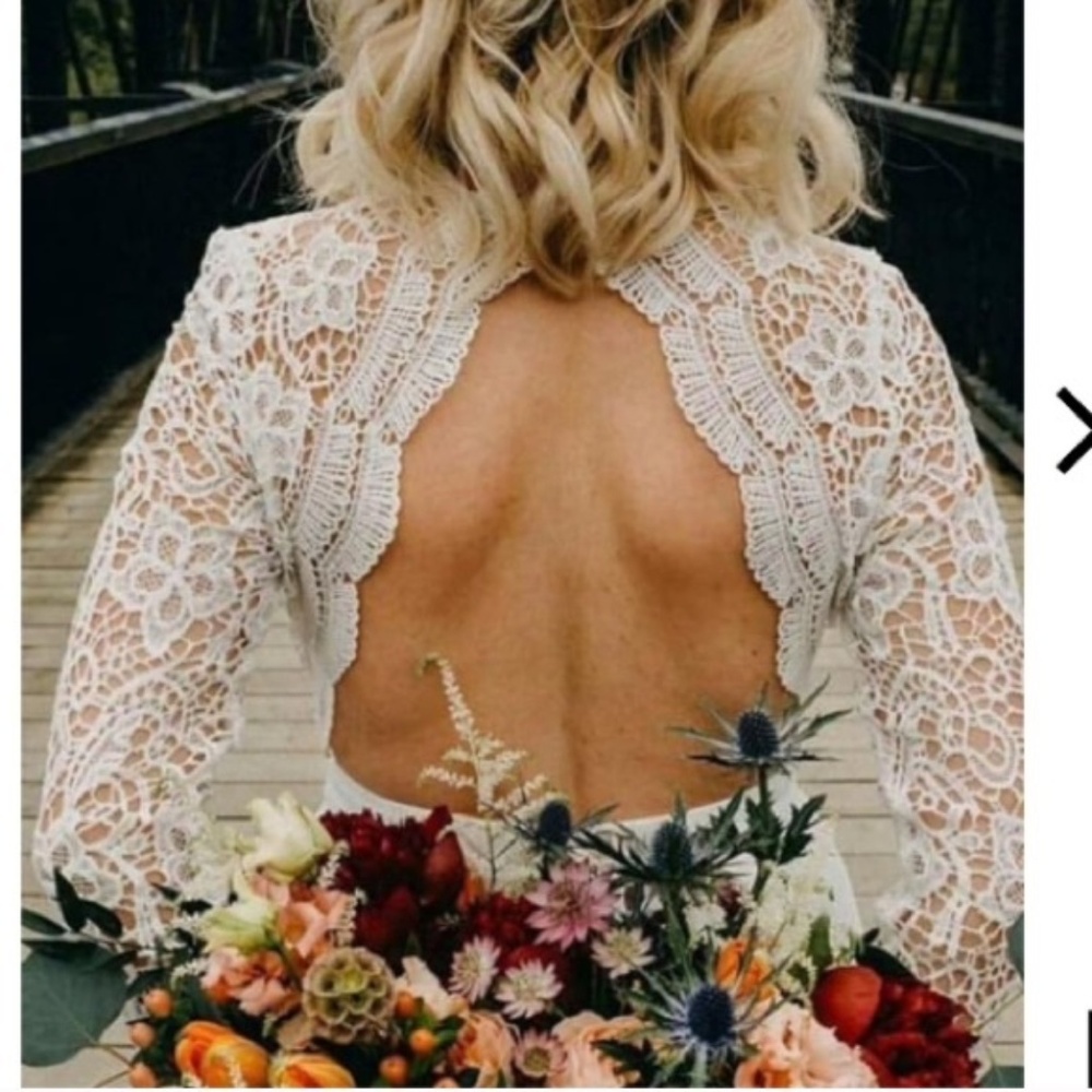 EUC white Awaken My Love Lulu's size Small